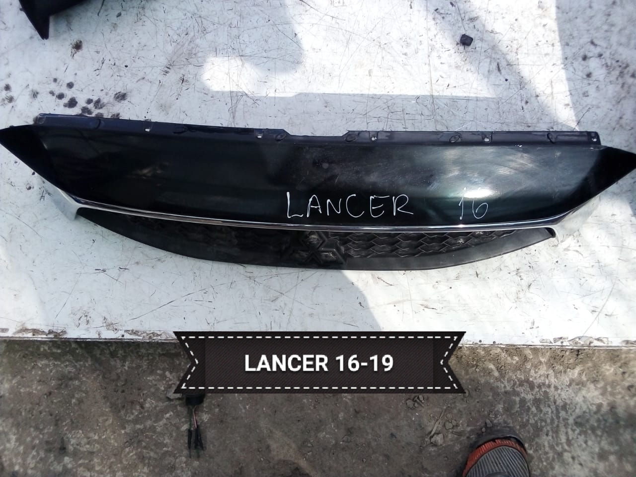 MASCARA DELANTERA MITSUBISHI LANCER 2016 AL 2019