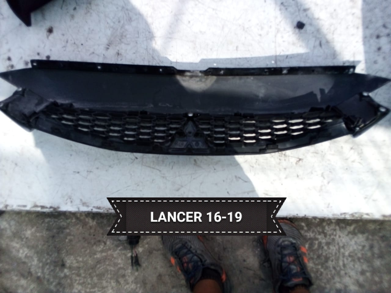 MASCARA DELANTERA MITSUBISHI LANCER 2016 AL 2019