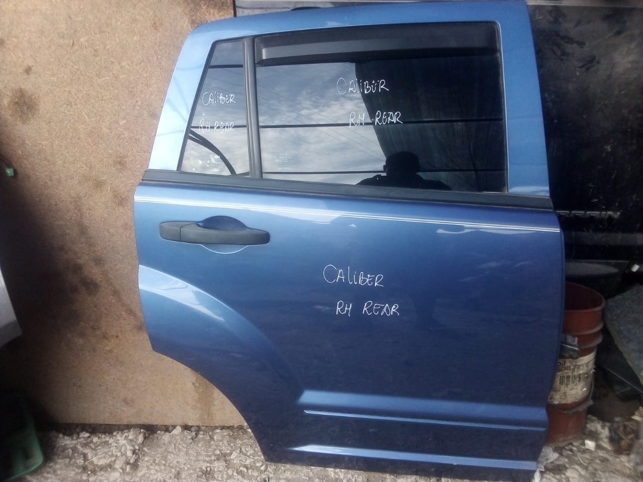 PUERTA POSTERIOR DERECHA  DODGE CALIBER 2007 AL 2012