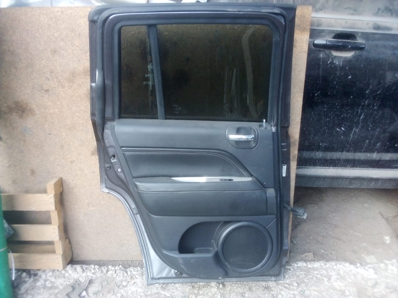 PUERTA POSTERIOR IZQUIERDA JEEP COMPASS 2011 AL 2017