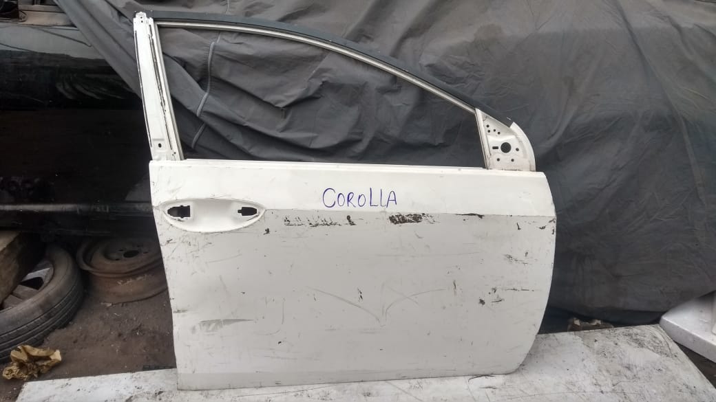 PUERTA DELANTERA DERECHA TOYOTA COROLLA 2014 AL 2018