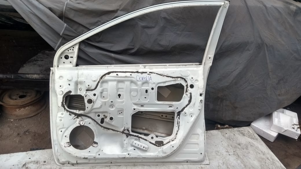 PUERTA DELANTERA DERECHA TOYOTA COROLLA 2014 AL 2018