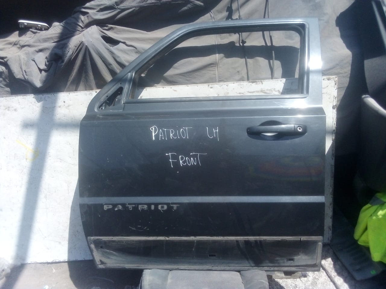 PUERTA DELANTERA IZQUIERDA JEEP PATRIOT 2007 AL 2018
