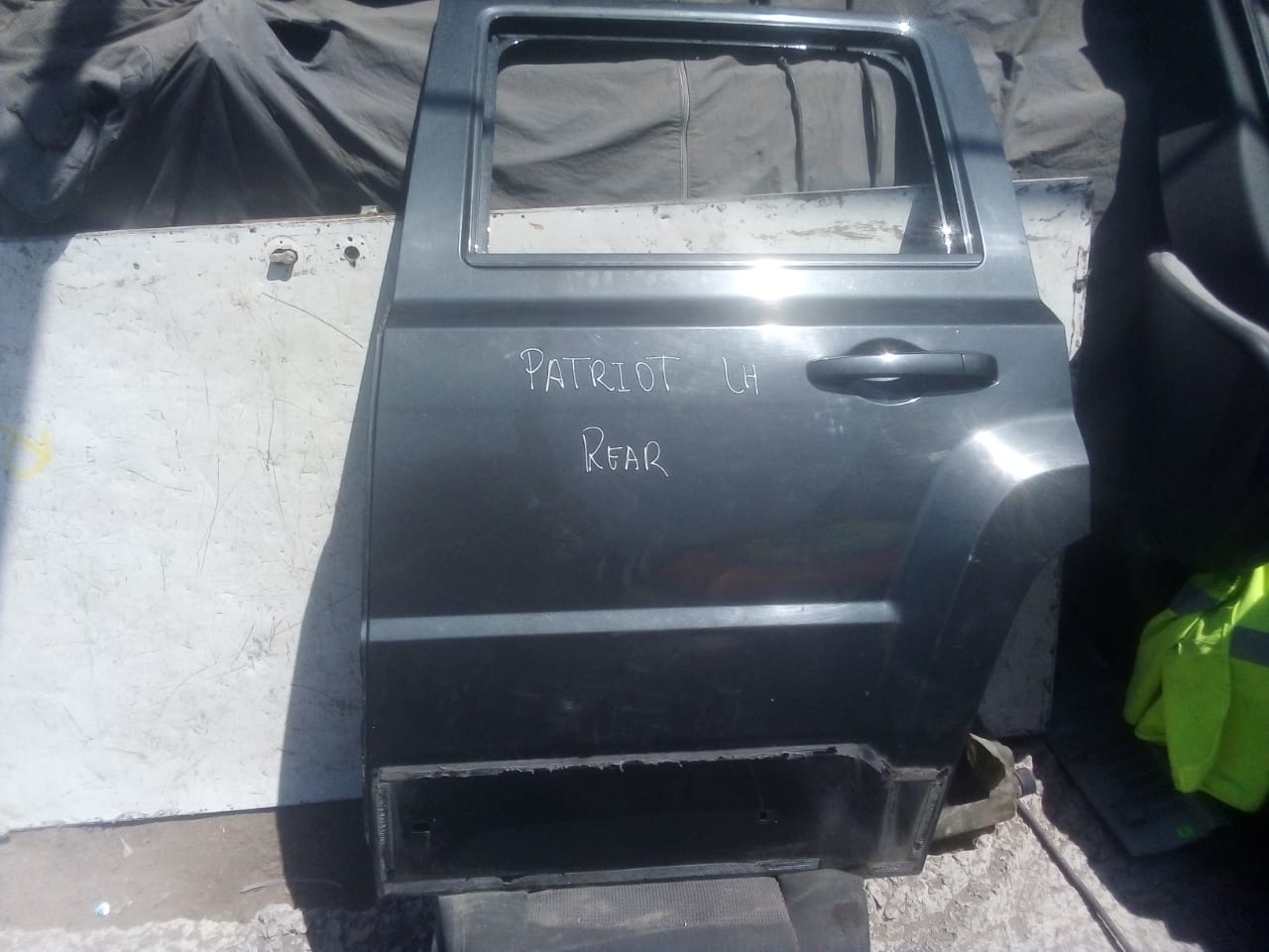 PUERTA POSTERIOR IZQUIERDA JEEP PATRIOT 2007 AL 2018
