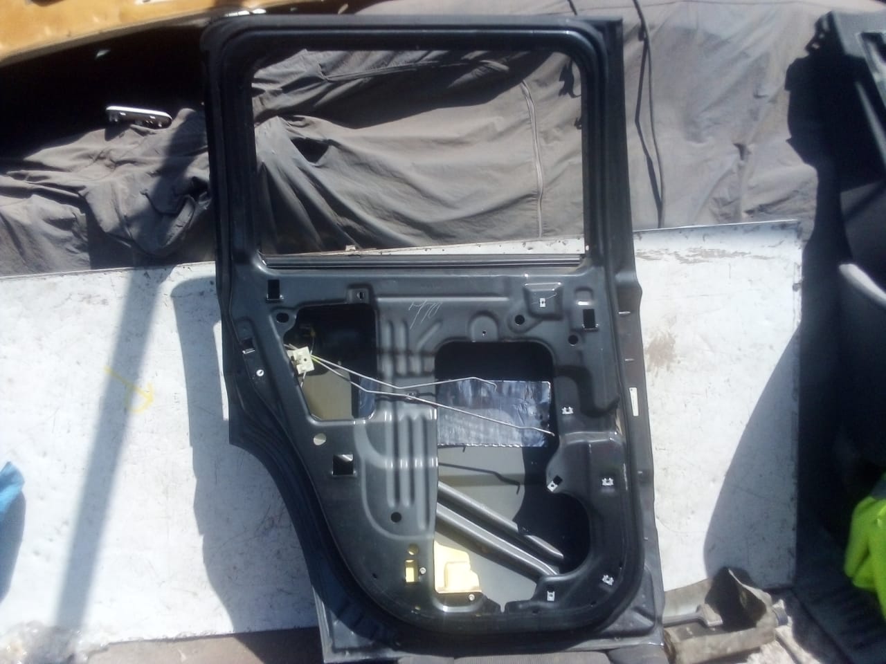 PUERTA POSTERIOR IZQUIERDA JEEP PATRIOT 2007 AL 2018