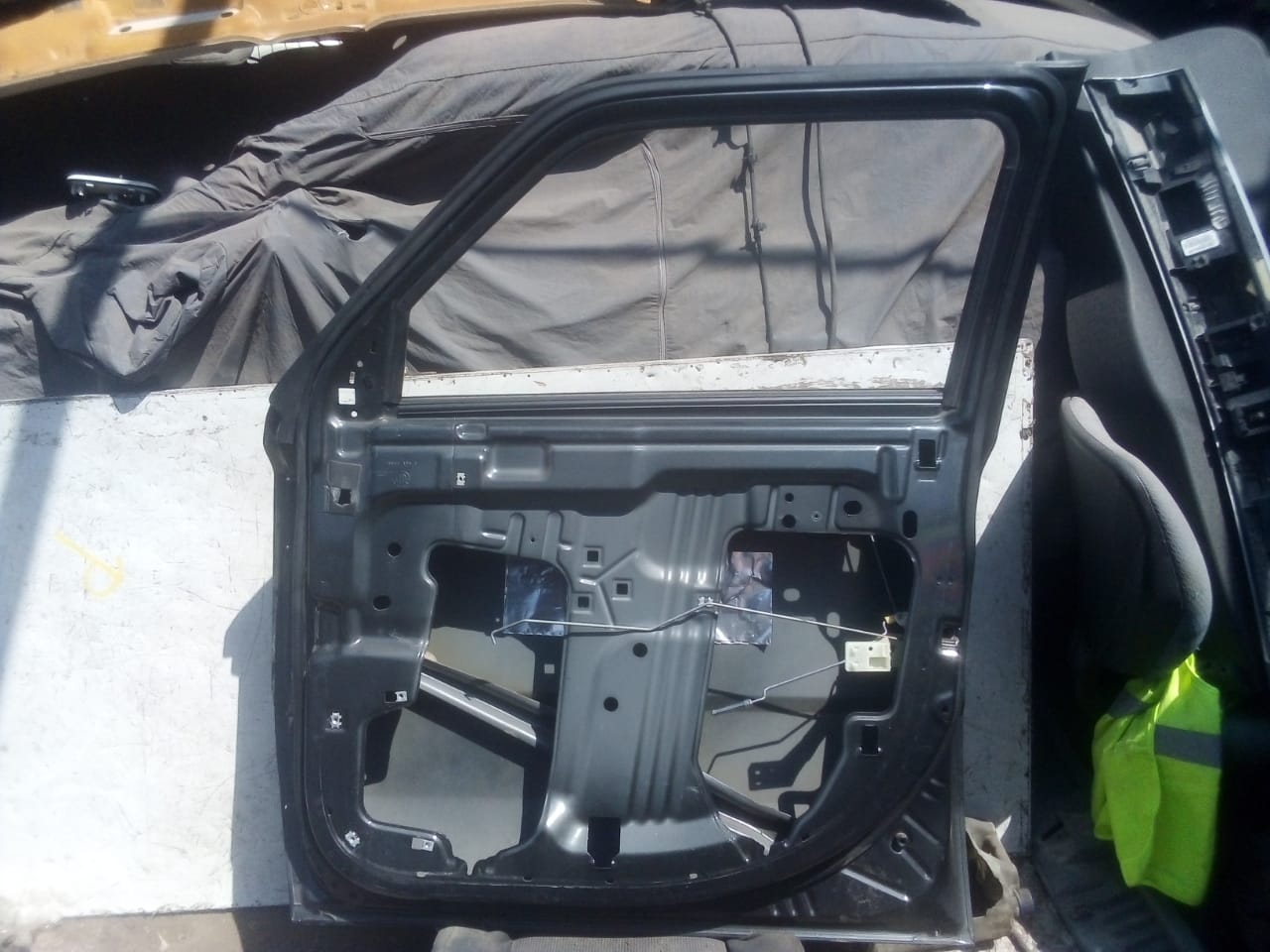 PUERTA DELANTERA DERECHA JEEP PATRIOT 2007 AL 2018