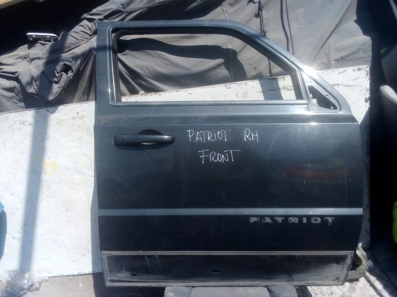 PUERTA DELANTERA DERECHA JEEP PATRIOT 2007 AL 2018