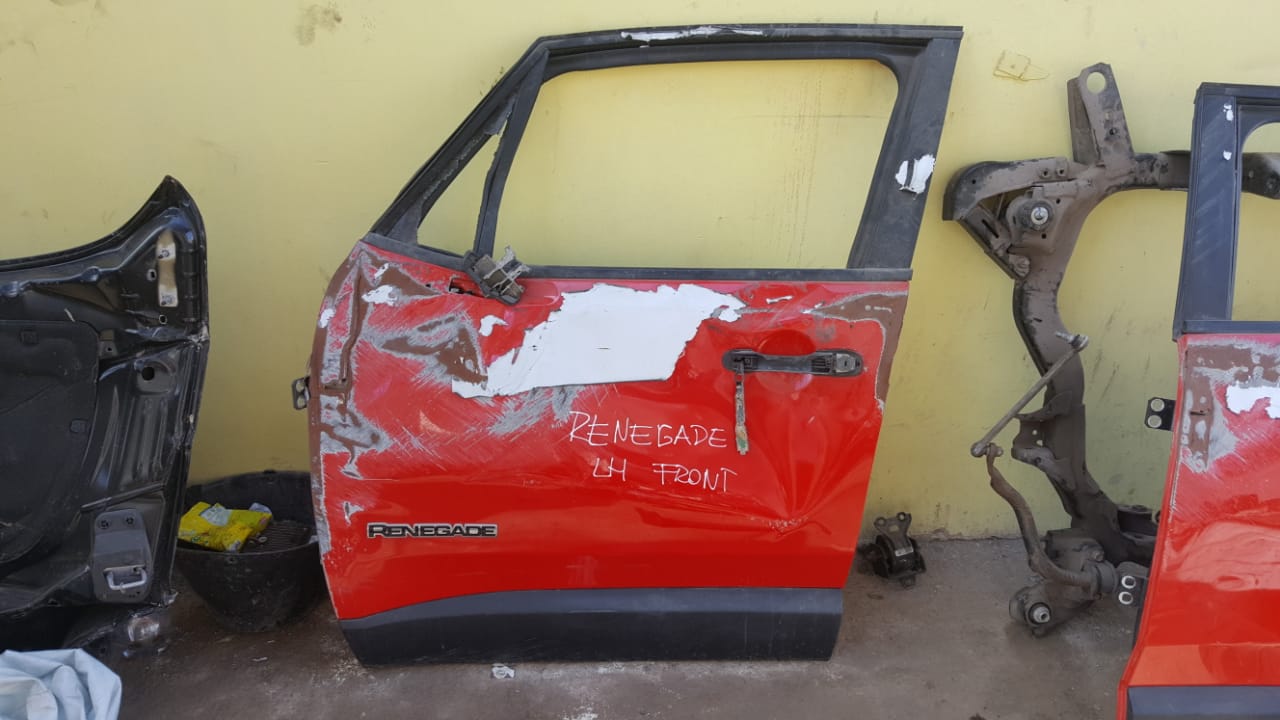 PUERTA DELANTERA IZQUIERDA JEEP RENEGADE 2014 AL 2019