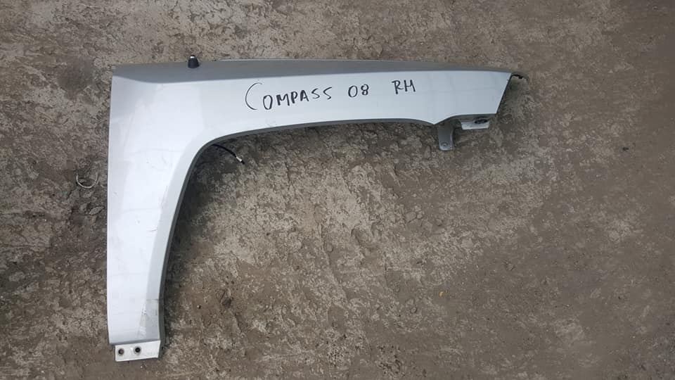 TAPABARRO DERECHO JEEP COMPASS 2007 AL 2010