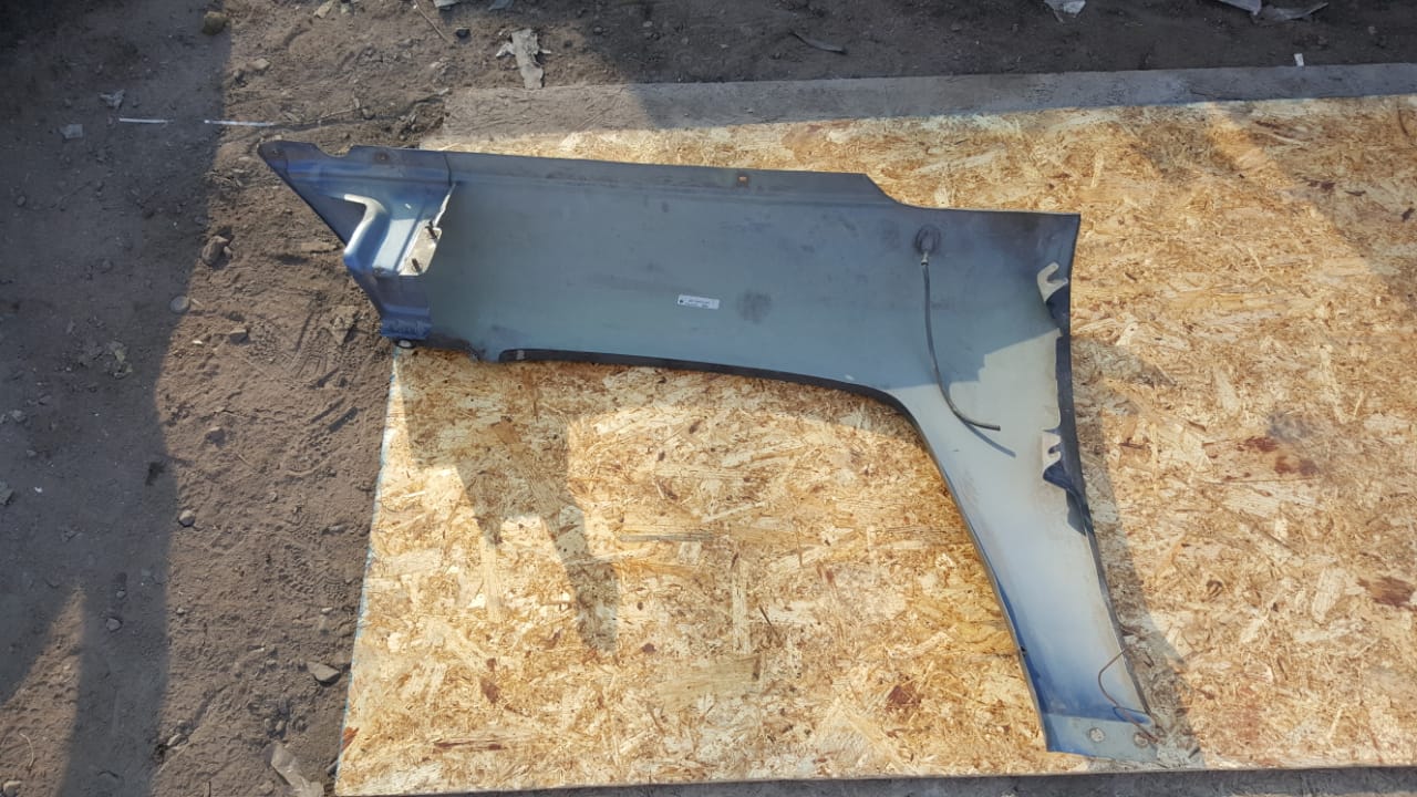 TAPABARRO DERECHO JEEP COMPASS  2007 AL 2010 NEGRO