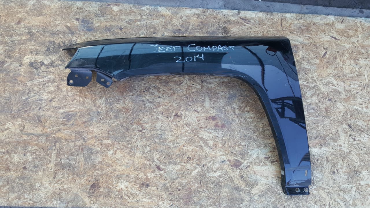 TAPABARROS IZQUIERDO NEGRO JEEP COMPASS 2011 AL 2017