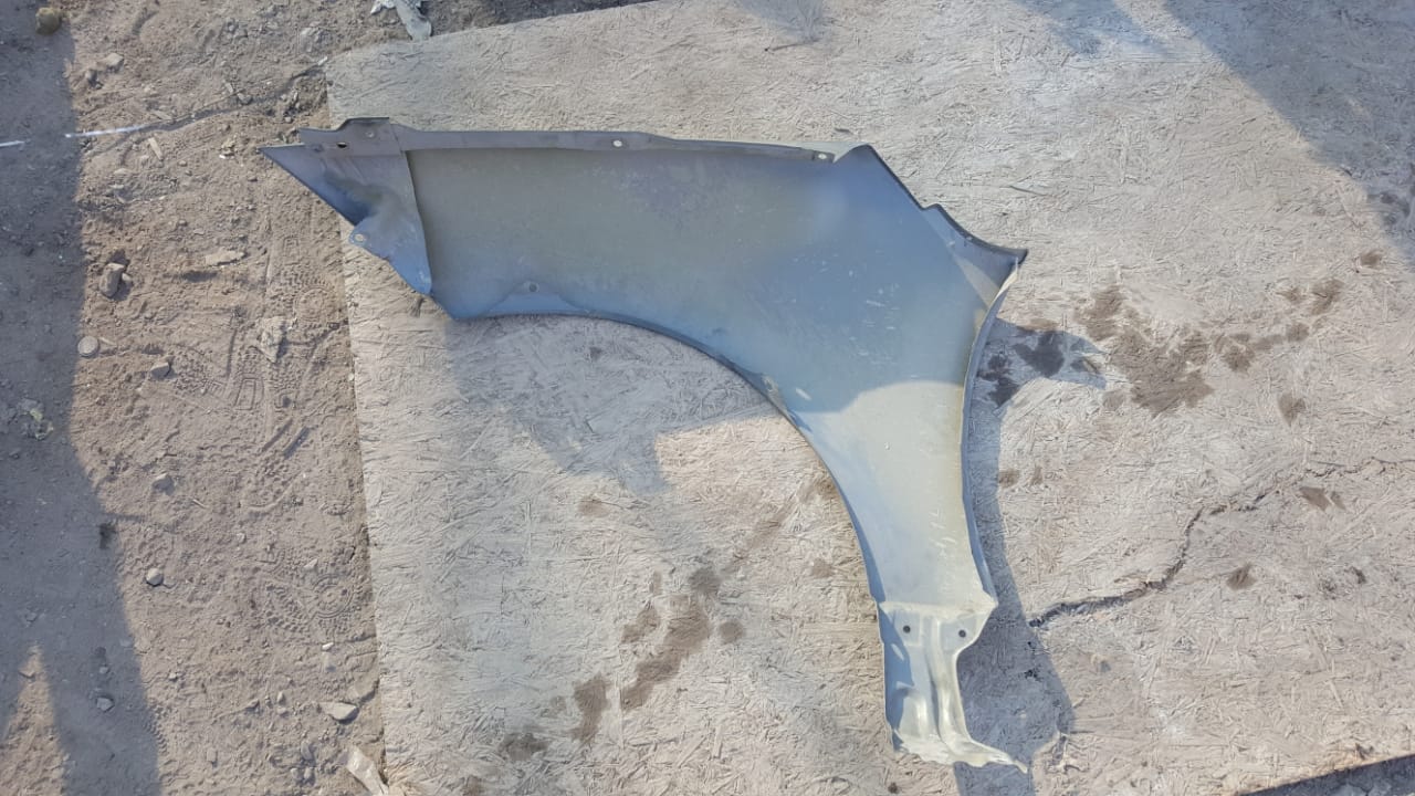 TAPABARRO DERECHO GRIS MITSUBISHI ECLIPSE 2006 AL 2012