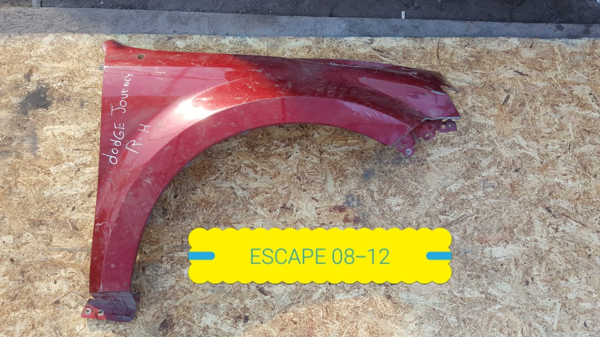 TAPABARROS DERECHO ROJO FORD ESCAPE 2008 AL 2012