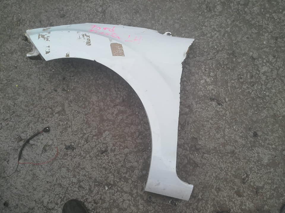 TAPABARROS IZQUIERDO FORD FIESTA 2012 AL 2018