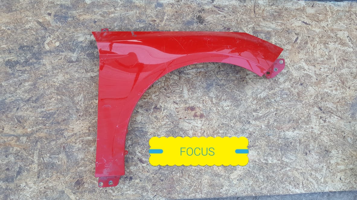 TAPABARROS  ROJOS FORD FOCUS 2012 AL 2018