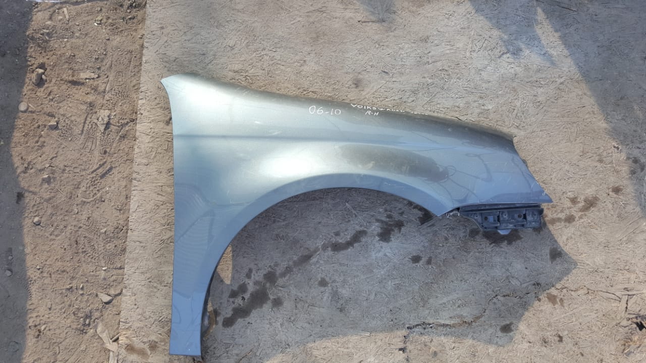 TAPABARROS  VOLKSWAGEN JETTA 2006 AL 2010