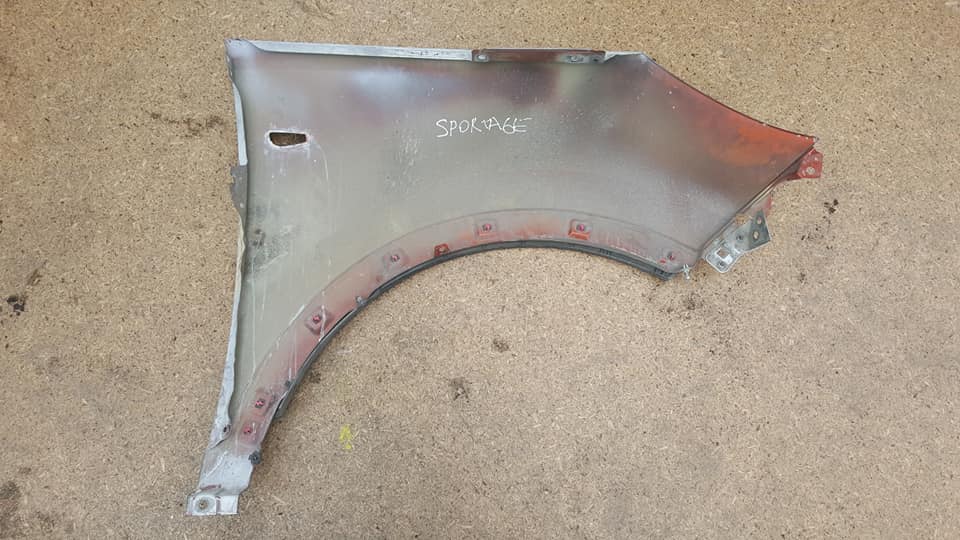 TAPABARROS IZQUIERDO KIA SPORTAGE 2010 AL 2015