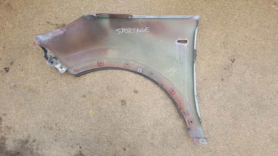 TAPABARRO DERECHO  KIA SPORTAGE 2010 AL 2015