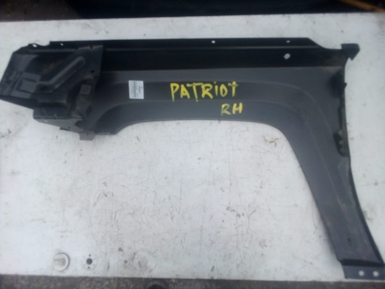 TAPABARRO DERECHO NUEVO JEEP PATRIOT 2007 AL 2018