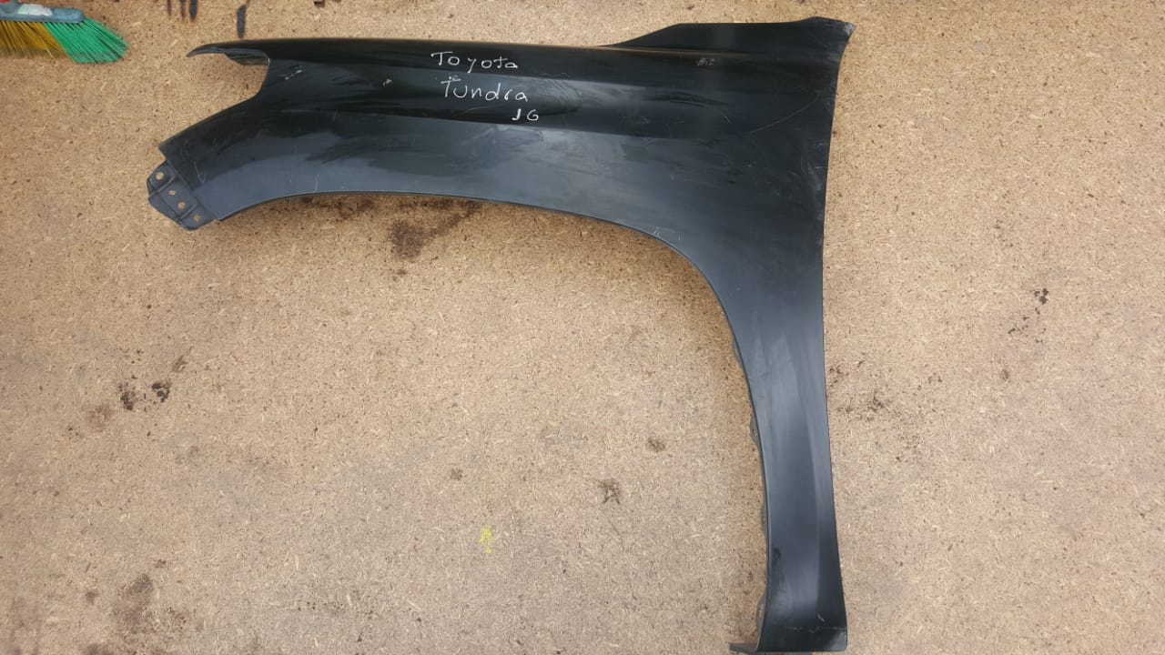TAPABARRO IZQUIERDO NUEVO  TOYOTA TUNDRA 2014 AL 2017