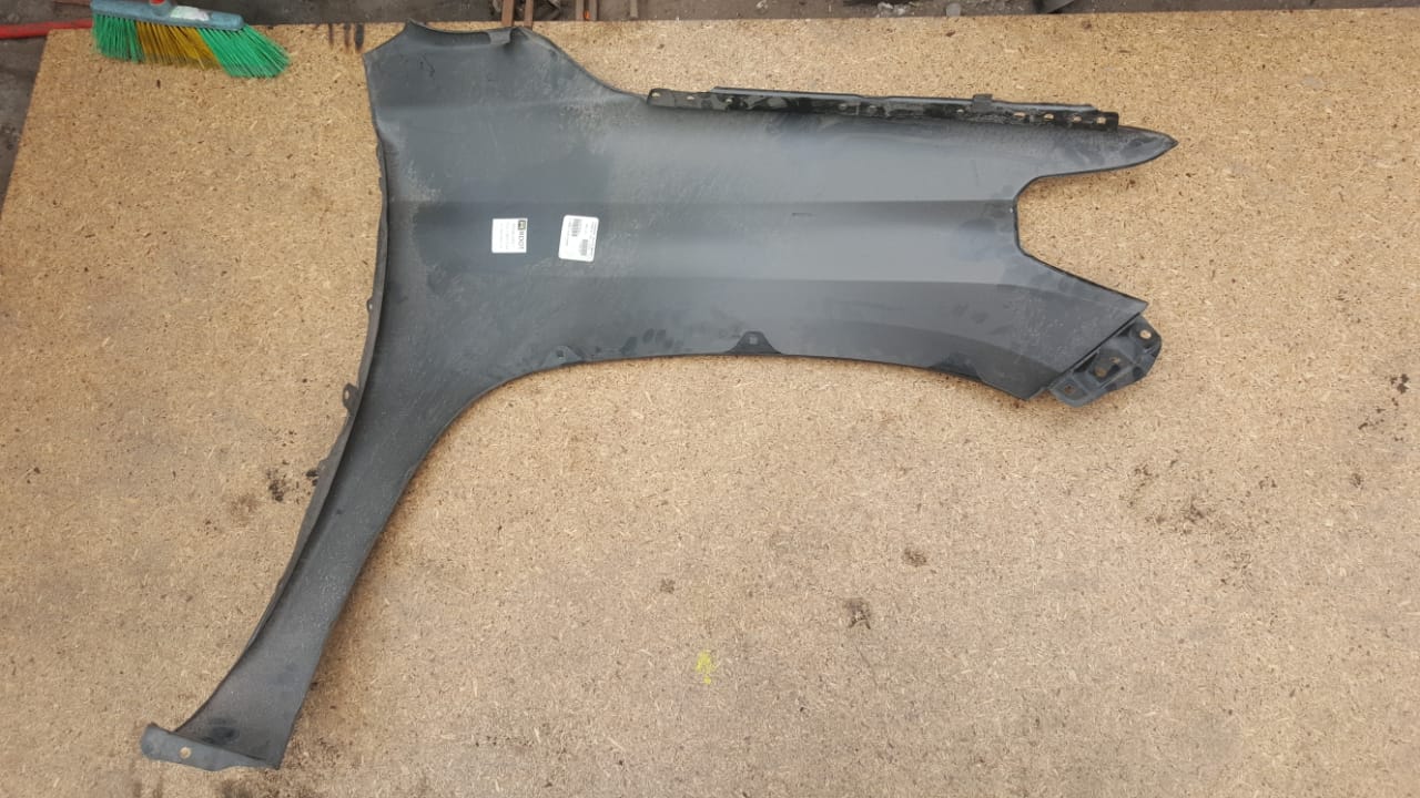 TAPABARRO IZQUIERDO NUEVO  TOYOTA TUNDRA 2014 AL 2017