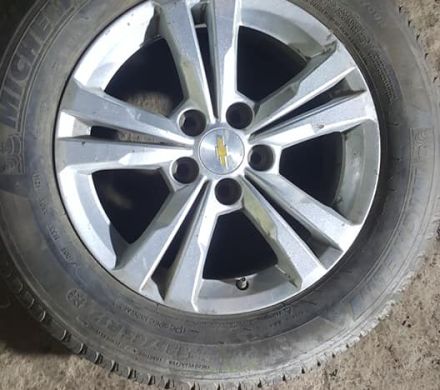 ARO MAS LLANTA CHEVROLET EQUINOX  2010 AL 2017