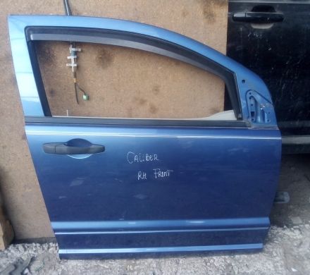 PUERTA DELANTERA DERECHA DODGE CALIBER 2007 AL 2012
