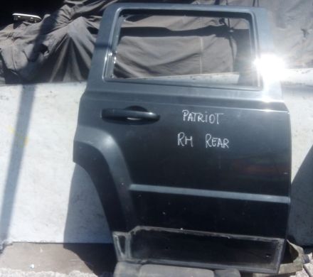 PUERTA POSTERIOR DERECHA JEEP PATRIOT 2007 AL 2018