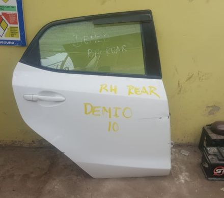 PUERTA POSTERIOR DERECHA MAZDA DEMIO 2007 AL 2015
