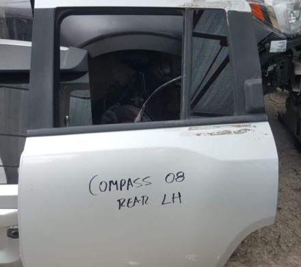 PUERTA POSTERIOR IZQUIERDA JEEP COMPASS 2007 AL 2010