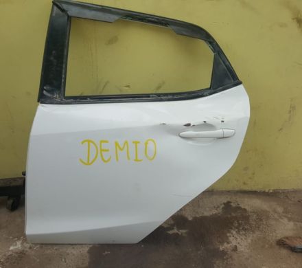 PUERTA POSTERIOR IZQUIERDA MAZDA DEMIO  2007 AL 2015