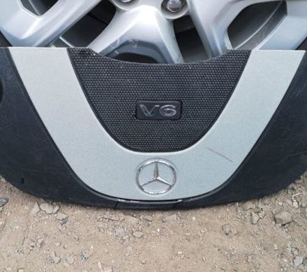 TAPA DE MOTOR MERCEDEZ BENZ