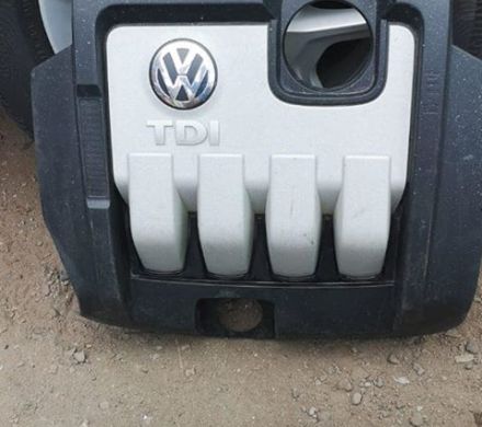 TAPA DE MOTOR VOLKSWAGEN JETTA 2006 AL 2010