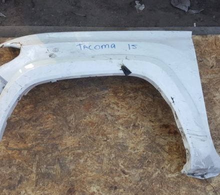 TAPABARROS IZQUIERDO TOYOTA TACOMA 2016 AL 2019